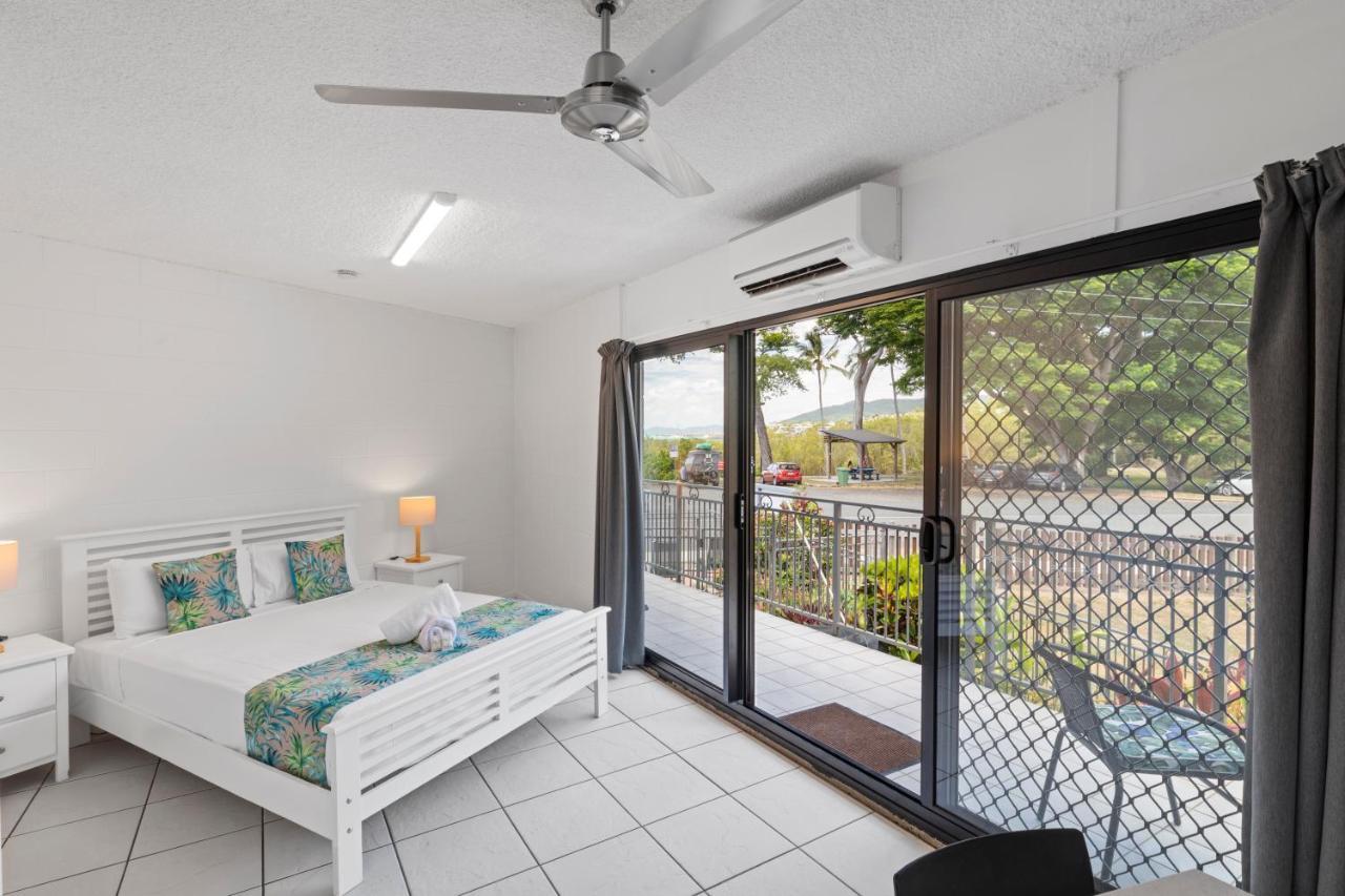 Whitsunday Waterfront Apartments Airlie Beach Ngoại thất bức ảnh