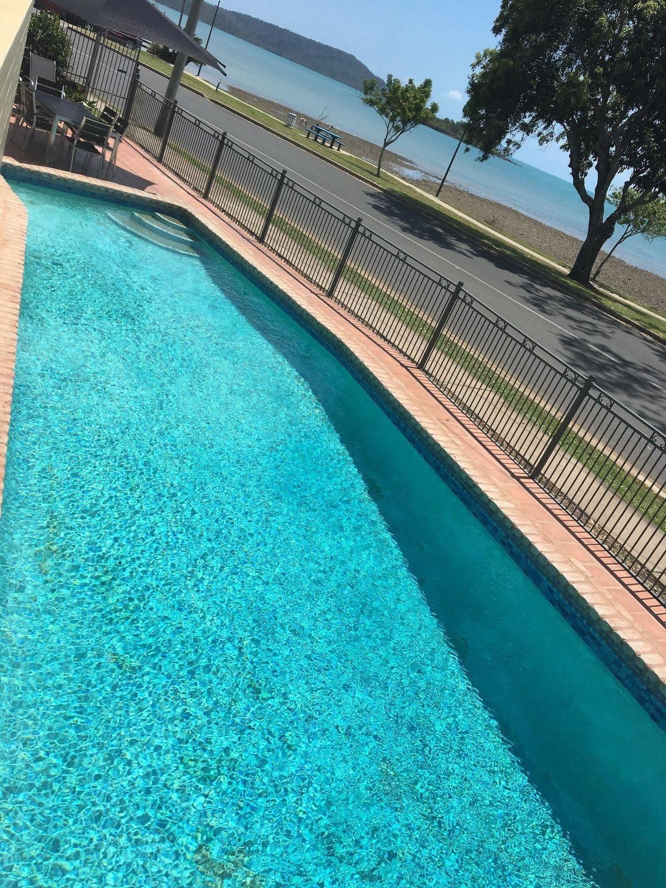 Whitsunday Waterfront Apartments Airlie Beach Ngoại thất bức ảnh