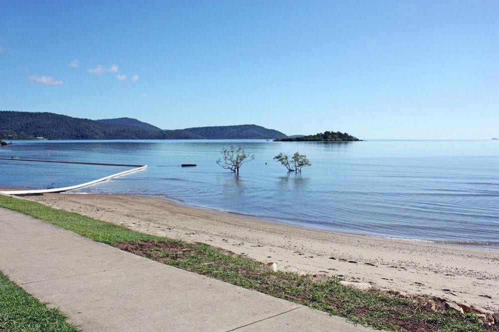 Whitsunday Waterfront Apartments Airlie Beach Ngoại thất bức ảnh