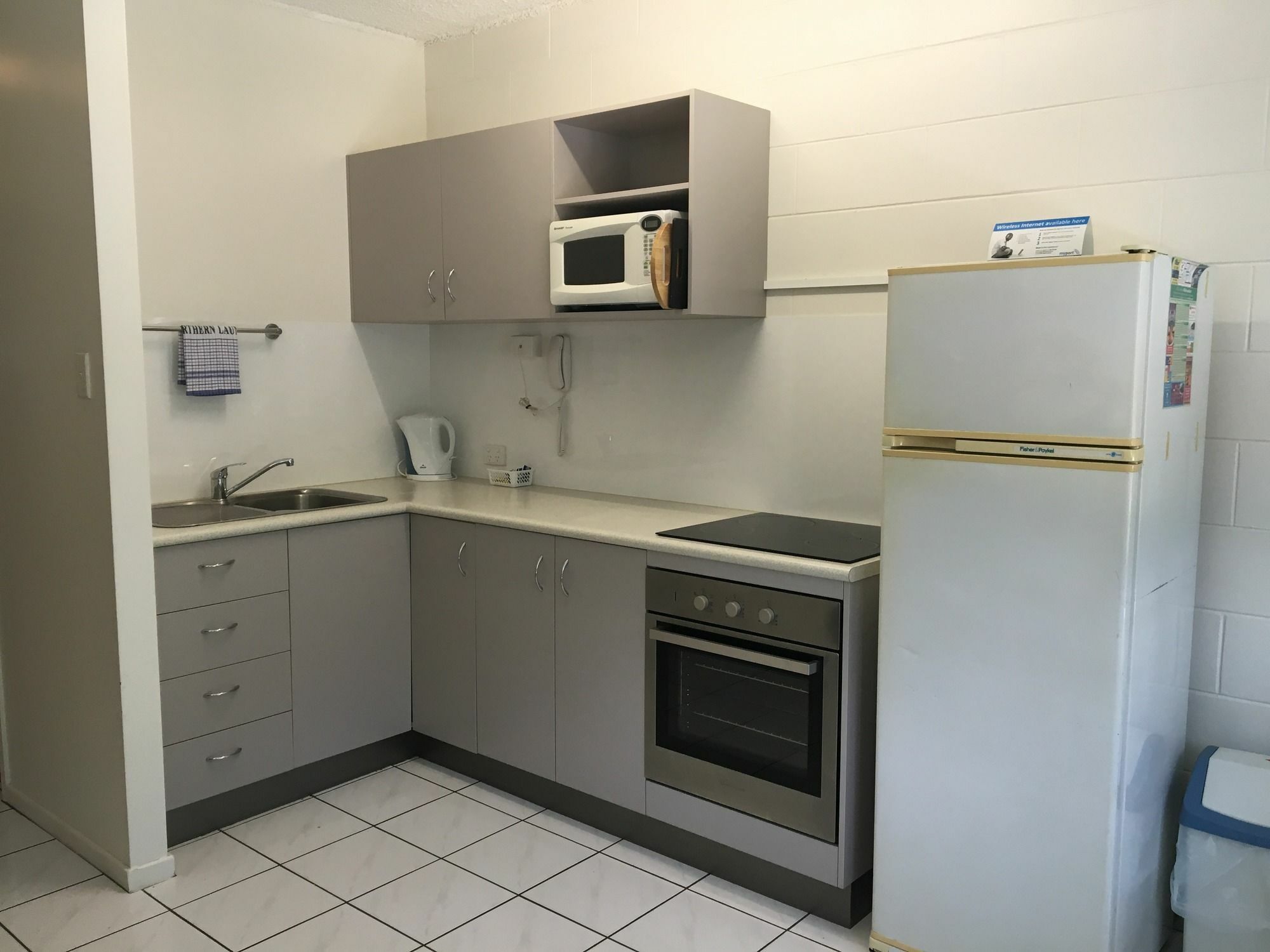 Whitsunday Waterfront Apartments Airlie Beach Ngoại thất bức ảnh
